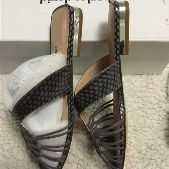 NWT in BOX CHARLES DAVID Leather Flat Sandals - Picture 1 of 15